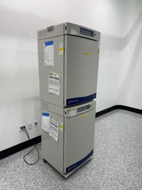 Thermo Fisher Scientific Isotemp Double Stack CO2 Incubator Model 3530 with Dual Independent Chambers-cover
