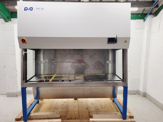 Iskra PIO MC18 Class II Microbiological Safety Cabinet with Stand-cover