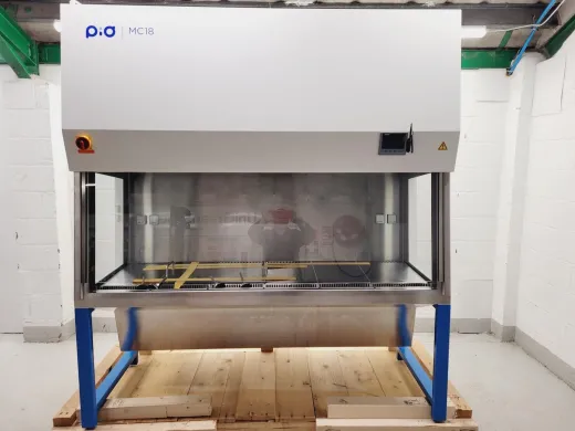 Iskra PIO MC18 Class II Microbiological Safety Cabinet with Stand