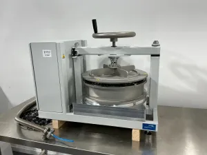 Suisse Technology Partners Leak Master I Precision Leak Tightness Tester, 2 of 4