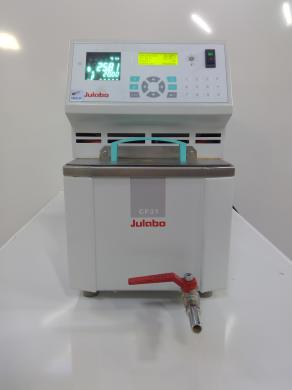 Julabo CF31 Cryo-Compact Refrigerated Circulator with 2 kW Heating Capacity and Microprocessor Control-cover