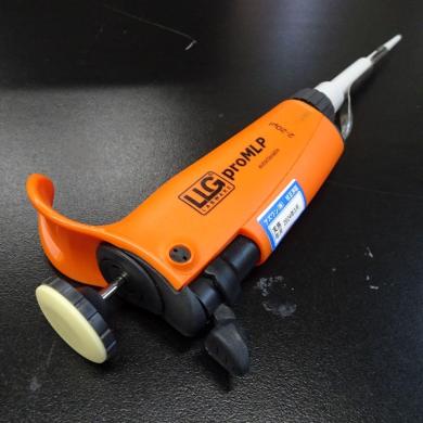 LLG LABWARE pro MLP Adjustable Micropipette 2–20 μL, Calibrated, Used-cover