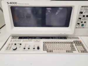 Hitachi S4000 Scanning Electron Microscope for Labs, 3 of 49