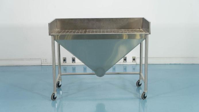Stainless Steel Grated Laboratory Funnel for Filtration and Sample Preparation-cover