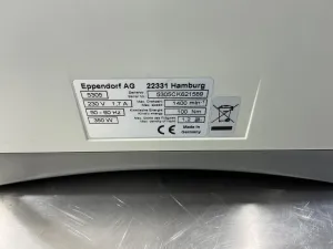 Eppendorf Concentrator Plus 5305 Vacuum Sample Concentrator with Temperature Control, 3 of 4