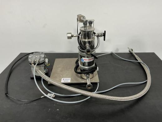 Air Liquide Cryostat with Integrated Compressor for Controlled Low-Temperature Research-cover