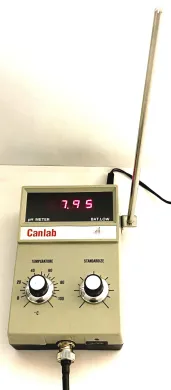 Canlab 607 Portable pH-Temperature Meter for Field and Laboratory Use