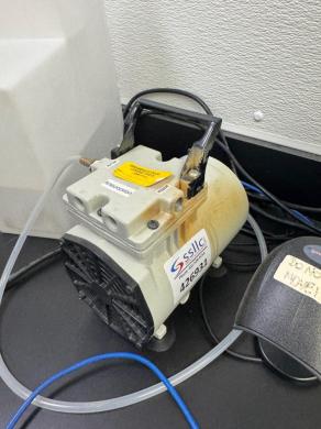 Welch Model 2534B-01 Dry Vacuum Pump 115V 60Hz for Laboratory and Industrial Use-cover