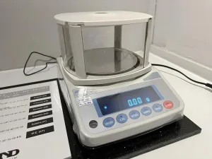 A&D FZ-5000i Precision Balance with 5200 g Capacity and 0.01 g Readability, 8 of 8