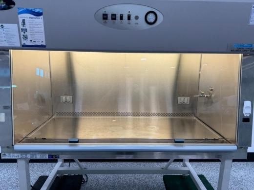 NUAIRE NU-475-500 Class II Type A2 4-ft Biological Safety Cabinet with HEPA Filtration-cover