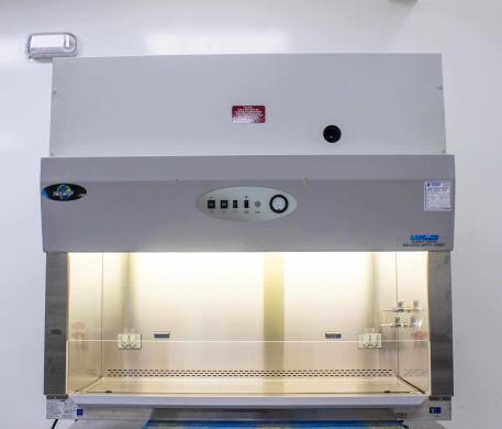 NuAire NU-425-500 Bench Top Class II Type A2 Biosafety Cabinet with Energy Saver ECM Motor-cover