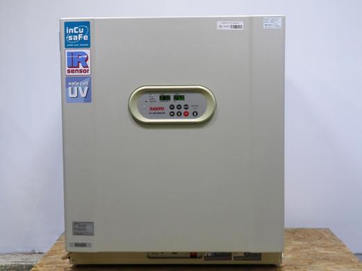 Sanyo MCO-20AIC CO2 Incubator for Precise Environmental Control-cover