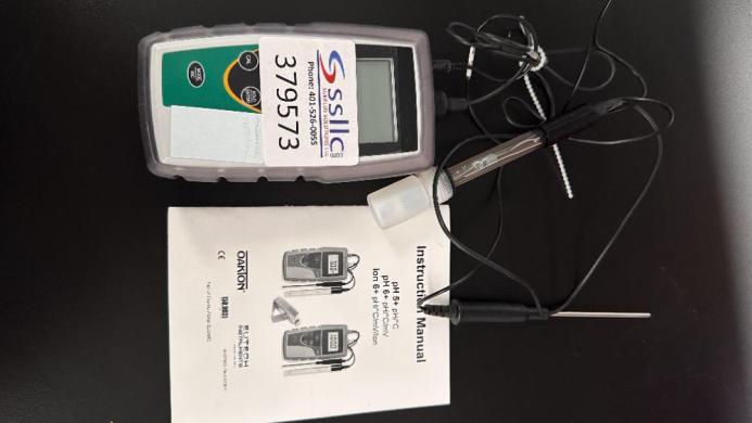 Oakton Model NA Handheld Conductivity Meter with Integrated Probe and Temperature Sensor-cover