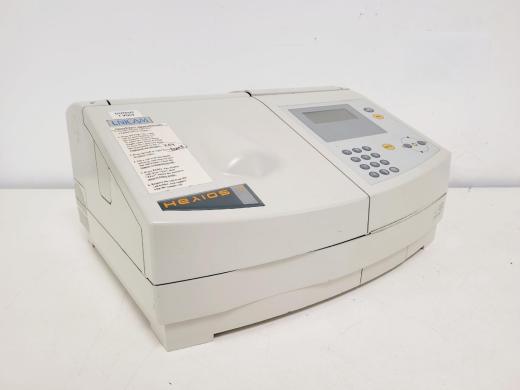 Unicam Helios Gamma UV-VIS Spectrophotometer Lab-cover