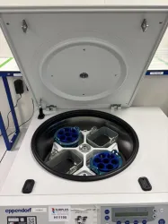 Eppendorf 5810 R Refrigerated Benchtop Centrifuge with Multiple Rotor Options, 3 of 4
