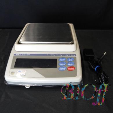 A&D GX-4000 Analytical Balance with Built-in Calibration Weight-cover