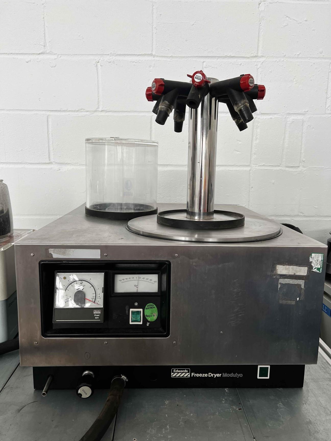 Edwards Modulyo EF4 Freeze Dryer and Speedvac Centrifugal Evaporator