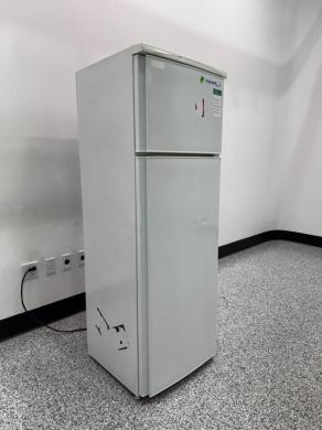 Thermo Electron R411GA16 Laboratory Refrigerator with Top Freezer and Wire Shelves-cover