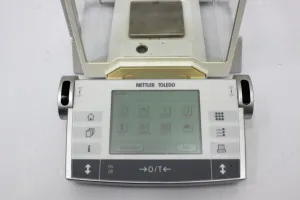 Mettler-Toledo AX205 Analytical Balance 220g 0.01mg with Internal Calibration and Draft Shield Doors, 4 of 11