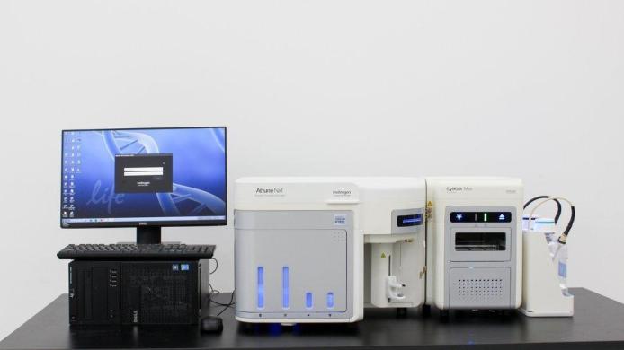 Invitrogen Attune NxT Acoustic Focusing Flow Cytometry System with Autosamplers and Software-cover