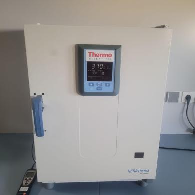Thermo Scientific Heratherm IMH60 Forced Convection Incubator, 105°C, 66L Capacity-cover