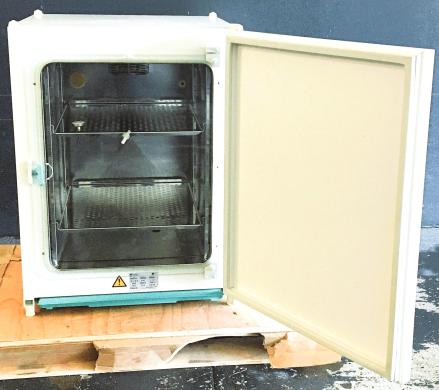 Heraeus HERAcell 150 CO2 Incubator (5.3 Cu-Ft)-cover