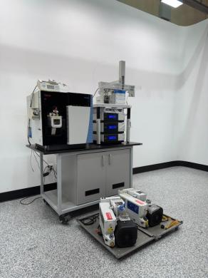 Thermo Scientific TSQ Quantiva Mass Spectrometer-cover