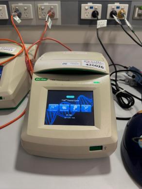 Bio-Rad T100 Thermal Cycler for Precise PCR Amplification with 96-Well Block-cover