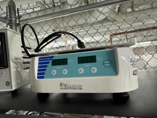 BT Lab Systems BL-E30-1152 Orbital Microplate Shaker with Digital Speed and Time Control-cover