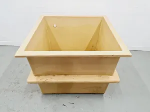Large Beige Cubic Fibreglass Laboratory Storage Tank 605L Capacity, 6 of 12