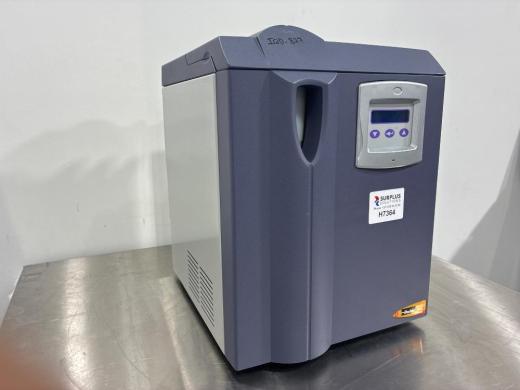 Parker 110H-MD Hydrogen Gas Generator with Digital Control and Water Reservoir-cover