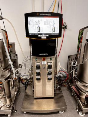 Sartorius BIOSTAT STR Single-Use Bioreactor with 50L and 200L Bag Holders-cover