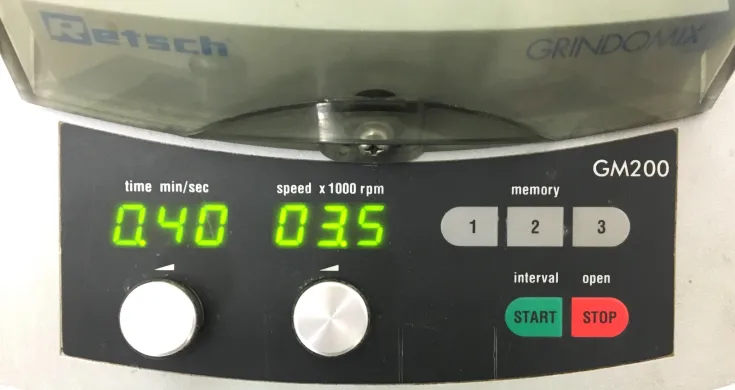 Retsch Grindomix GM 200 Knife Mill for Food and Feed Sample Grinding