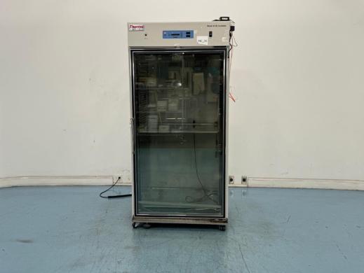 Thermo Fisher Scientific Reach-In CO2 Incubator Model 3950-cover