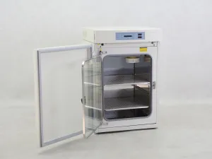 Thermo Forma 3111 CO2 Incubator with HEPA Filtration and Water Jacket Heating, 2 of 5