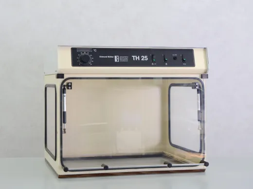 Edmund Bühler TH25 Laboratory Incubator with Temperature Control for Stability and Quality Testing