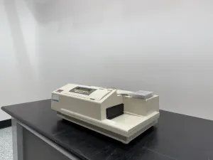Molecular Devices SpectraMax M2 Microplate Reader, 2 of 4