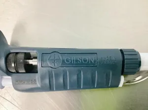 Gilson Pipetman P200 Single Channel Variable Volume Analog Pipette, 8 of 9