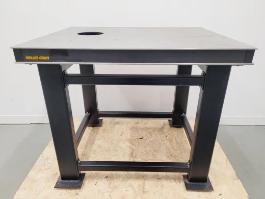 Melles Griot Anti Vibration Isolation Optical Table, 90 x 75cm
