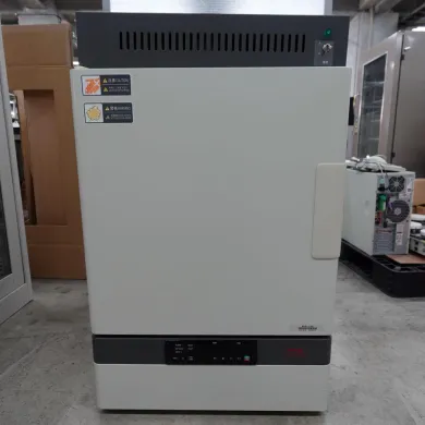 SANYO MIR-162 Heated Incubator with Dual-Stack Spacer