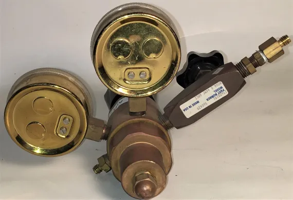 Air Products Nova B 44MF Dual Stage Brass Regulator