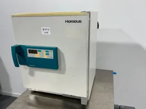 Kendro Heraeus Function Line Laboratory Oven with Digital Temperature Control, 2 of 4