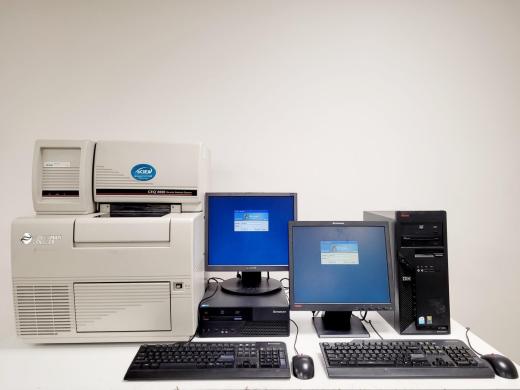 Beckman Coulter CEQ 8000 Capillary Electrophoresis Genetic Analysis System with PC-cover
