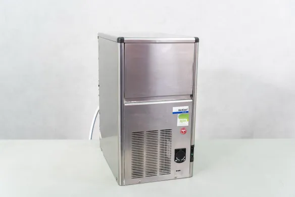 Nordcap Cool SDN-20 Air-Cooled Ice Cube Maker with Integrated Storage
