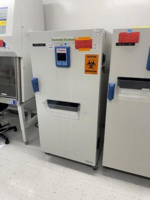 Thermo Fisher Scientific Heratherm Refrigerated Incubator IMP400 with 5–70°C Control-cover