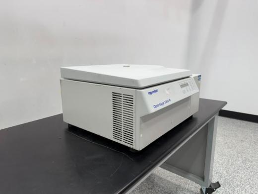 Eppendorf 5810R Refrigerated Benchtop Centrifuge with Digital Control Panel-cover