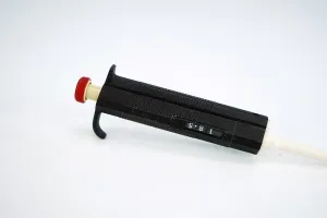 Thermo Labsystems Finnpipette Single-Channel Variable Volume Pipette 5–40 µL, 2 of 3