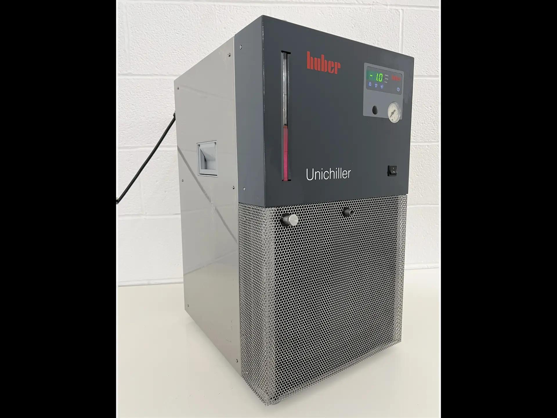 Huber 010-MPC UniChiller Benchtop Recirculating Temperature Control System