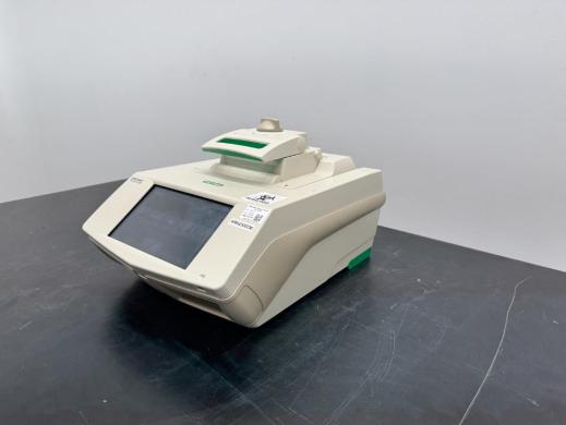 Bio-Rad C1000 Touch Thermal Cycler with 96-Well Block and Touchscreen Interface-cover