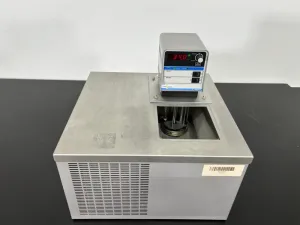VWR 1140-A Benchtop Refrigerated Heating Circulating Bath with Integrated Digital Controller, 3 of 4